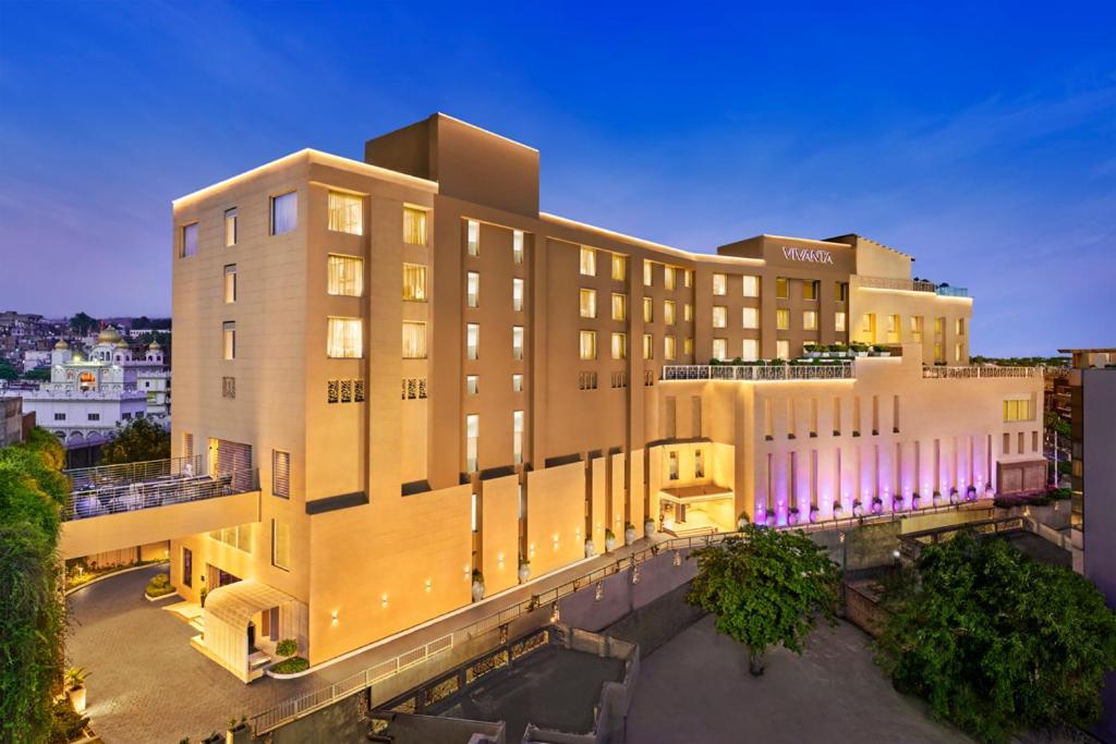 Vivanta Jammu City Centre Exteriör bild