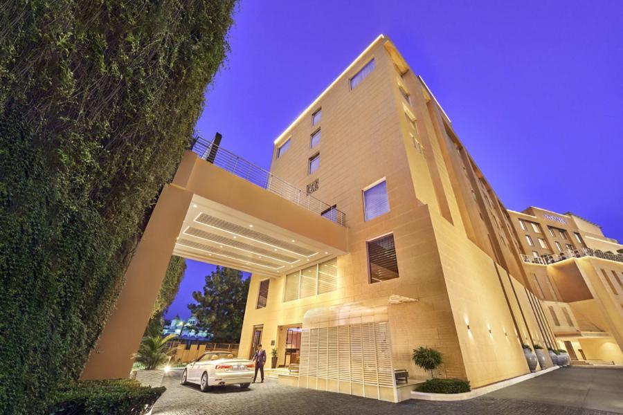 Vivanta Jammu City Centre Exteriör bild